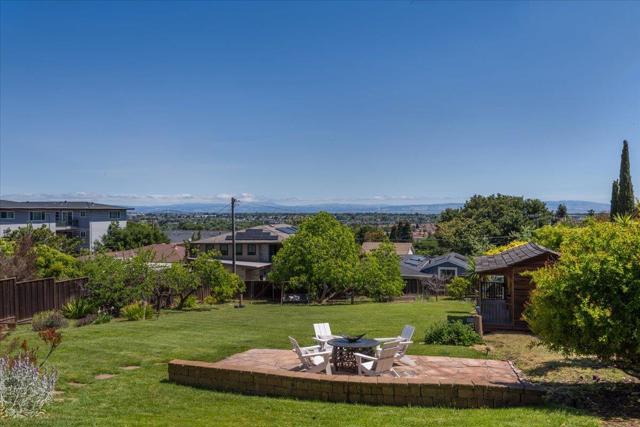 1720 Hillman Avenue, Belmont CA: https://media.crmls.org/mediaz/bcca2fe5-3310-45ed-a9bd-37ec9fba6d79.jpg
