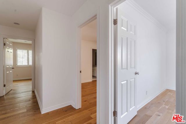 17273 Avenida De La Herradura, Pacific Palisades CA: https://media.crmls.org/mediaz/bcca41d9-d0fa-4433-987e-249de0c4e618.jpg