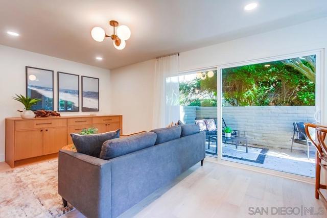 2223 Caminito Preciosa Sur, La Jolla CA: https://media.crmls.org/mediaz/bcca9212-994b-439f-9d3b-53b9fa956e83.jpg