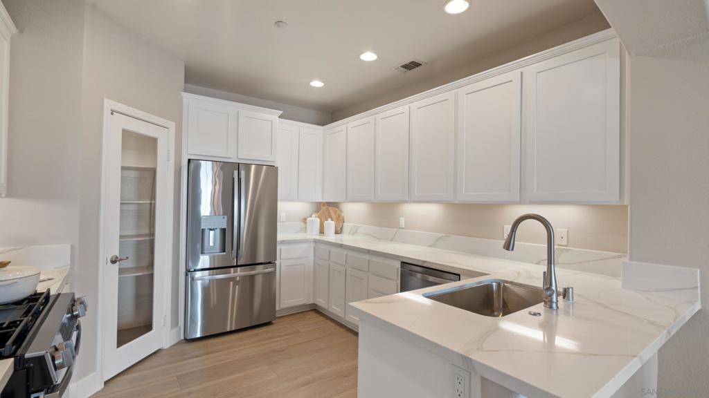 MLS #250037874SD image #6