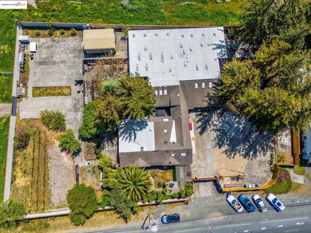 75 Fremont Dr., Sonoma CA: https://media.crmls.org/mediaz/bccabe85-8b24-49a5-a6f1-4589bdc9c0f2.jpg