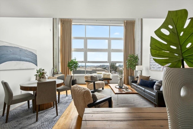 311 Oak St, Oakland CA: https://media.crmls.org/mediaz/bccb2cfb-14f8-4385-9d9a-a23e850626a0.jpg