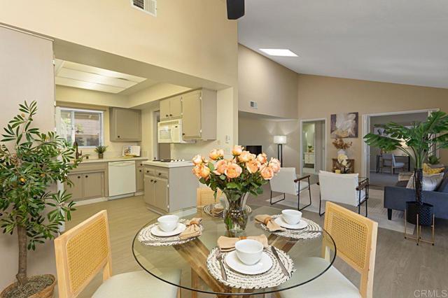 Detail Gallery Image 4 of 38 For 3660 Vista Campana #42,  Oceanside,  CA 92057 - 2 Beds | 2 Baths