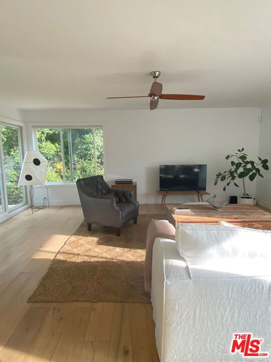 4247 Ocean View Drive photo 5