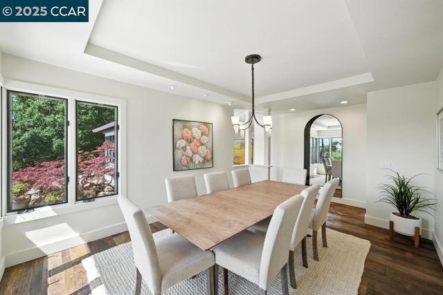 1341 Juanita Dr, Lafayette CA: https://media.crmls.org/mediaz/bccbb5f8-d989-4238-ad7e-aee8bce36f09.jpg