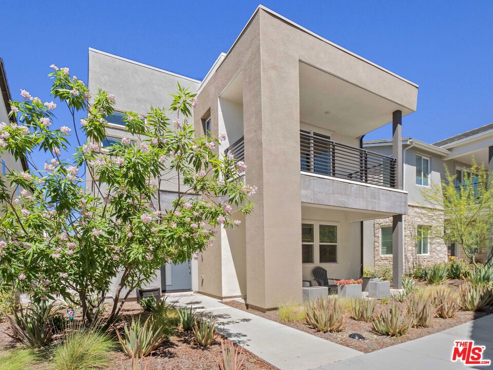 27717 Knoll View Place