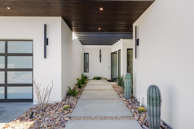 3 Siena Vista Court, Rancho Mirage CA: https://media.crmls.org/mediaz/bccca5e9-ac5e-467b-b7a0-80913e485376.jpg