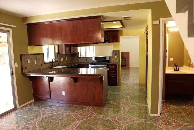 806 W Ave H5, Lancaster CA: https://media.crmls.org/mediaz/bccdade2-bdda-42bc-be1d-06e7080f0519.jpg
