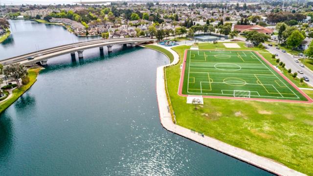 840 Sea Spray Lane, Foster City CA: https://media.crmls.org/mediaz/bccdb512-981a-4fcf-ba14-b701874936e9.jpg