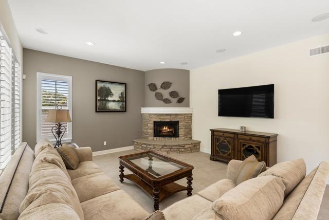 Detail Gallery Image 15 of 52 For 7062 Crystalline Dr, Carlsbad,  CA 92011 - 4 Beds | 2/1 Baths