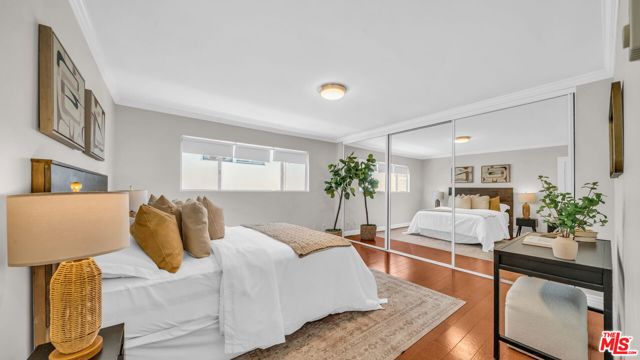 1130 9th Street, Santa Monica CA: https://media.crmls.org/mediaz/bcce6420-01e8-428d-b4ab-d0dec8939d4b.jpg