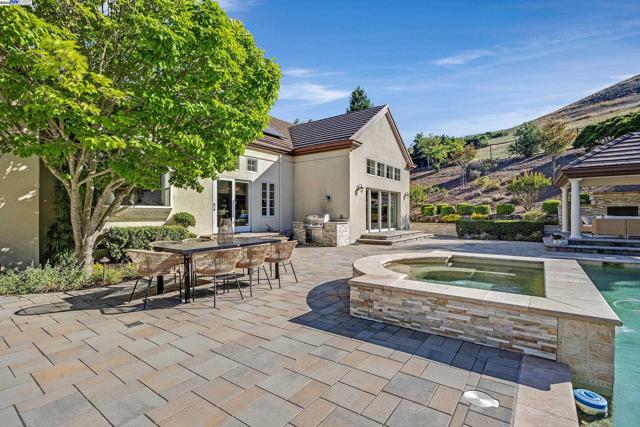 24 Timberview Ct., Danville CA: https://media.crmls.org/mediaz/bcce7940-0c2c-4cab-8932-2e2707eb2ba5.jpg