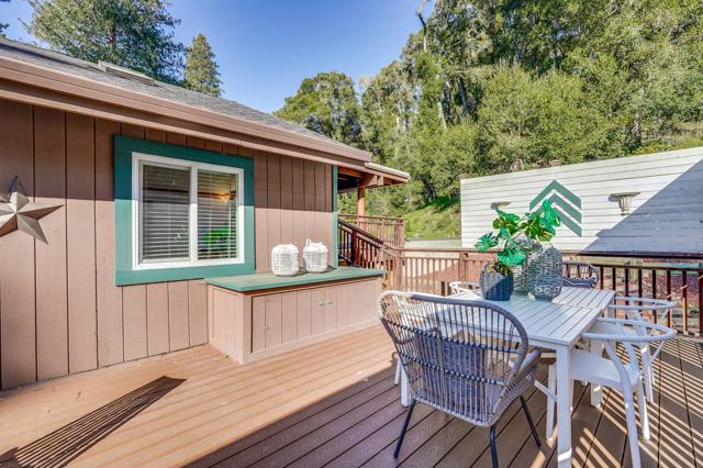 851 Burns Avenue, Aptos CA: https://media.crmls.org/mediaz/bccf30c1-61d3-4e0d-9062-dcdc53b70fc1.jpg