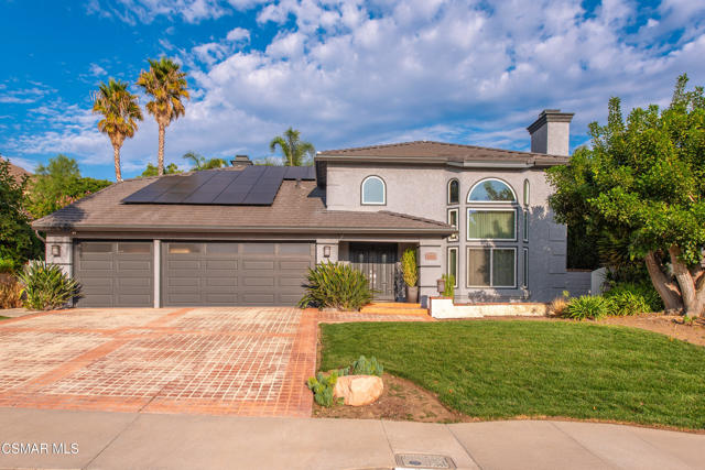 5816 Middle Crest Drive, Agoura Hills CA: https://media.crmls.org/mediaz/bcd0095b-800b-495c-86b7-f27520102c21.jpg