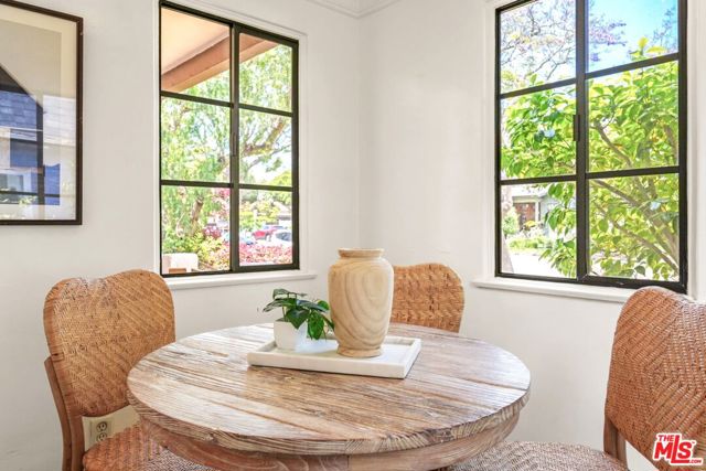 2218 Pearl Street, Santa Monica CA: https://media.crmls.org/mediaz/bcd05cda-4883-4410-a24f-d768c08a4a46.jpg