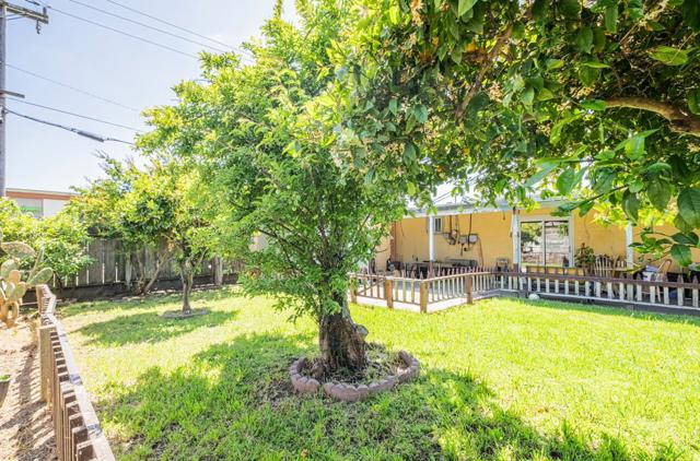 1208 Ramona Avenue, Salinas CA: https://media.crmls.org/mediaz/bcd077f8-0021-4081-b5e4-5232092c3ce7.jpg