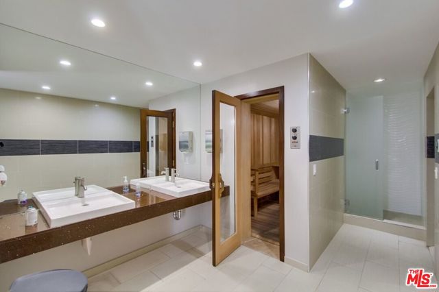 7250 Franklin Avenue, Los Angeles CA: https://media.crmls.org/mediaz/bcd0860b-a21b-4c91-8085-c8b09444323f.jpg