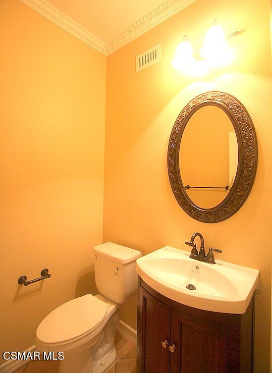 276 Chantilly Circle, Simi Valley CA: https://media.crmls.org/mediaz/bcd12d56-4ff2-4771-9753-c6c685fd2c2a.jpg