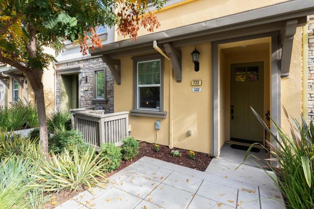 733 E Evelyn Avenue, Sunnyvale CA: https://media.crmls.org/mediaz/bcd14d00-ba04-4b09-baee-a82aa01e89a7.jpg