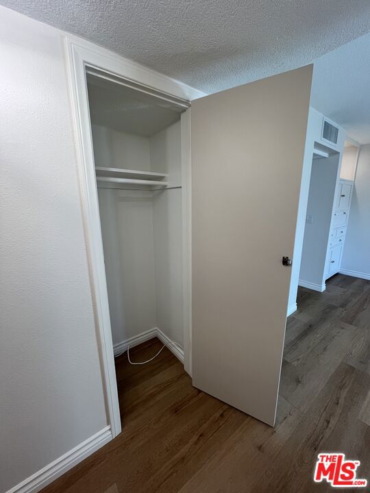 970 Palm Avenue, West Hollywood CA: https://media.crmls.org/mediaz/bcd1bca0-53ef-43cb-8f32-490b3d1bdaff.jpg