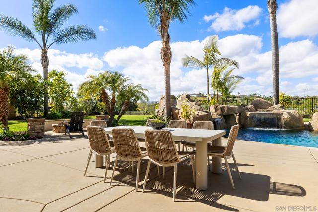 10263 Winecreek Ct, San Diego CA: https://media.crmls.org/mediaz/bcd2da6f-e46a-43de-b62e-2371461464d3.jpg