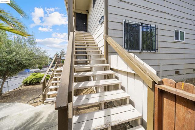 100 Carolina St, Vallejo CA: https://media.crmls.org/mediaz/bcd300b1-8cc7-4dfa-8183-5eabdc6fc2d6.jpg