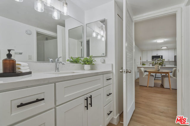 1 Bed Home for Sale in Encino, California