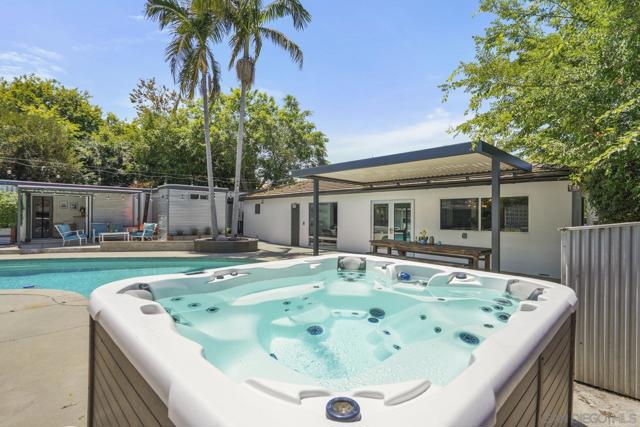 4877 Lorraine Dr, San Diego CA: https://media.crmls.org/mediaz/bcd4d5b6-cc2b-4768-beff-4854179e8461.jpg