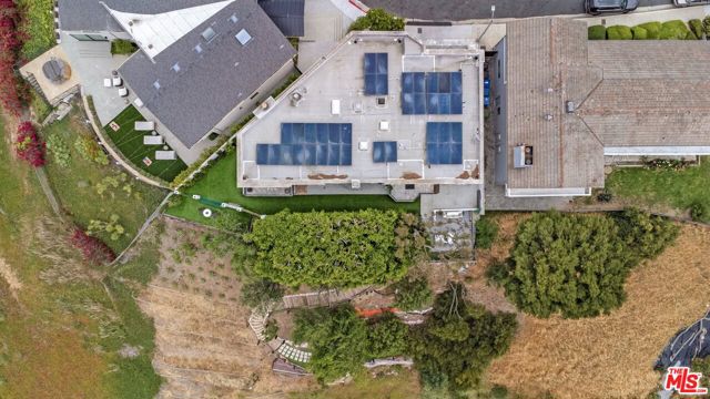 4223 Don Carlos Drive, Los Angeles CA: https://media.crmls.org/mediaz/bcd71d29-527c-4b91-91c9-31b730e9bc6e.jpg
