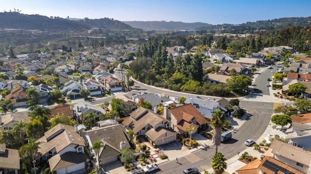 3970 Santa Nella Pl, San Diego CA: https://media.crmls.org/mediaz/bcd723e2-f3f3-437a-987f-e37f5662e6c7.jpg