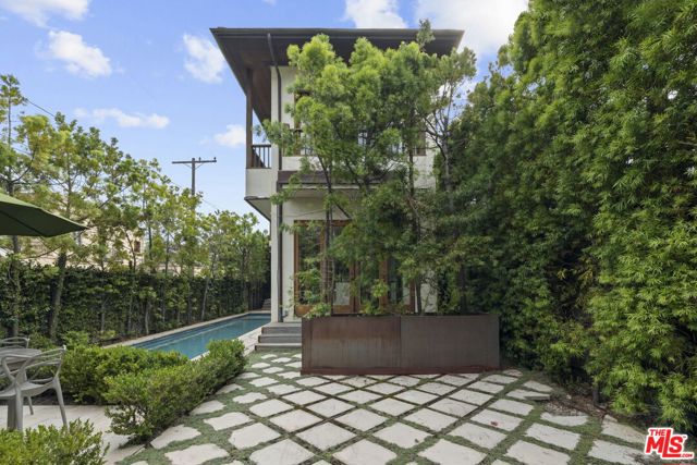 1310 Riviera Avenue photo 27