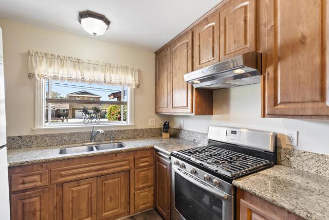 Detail Gallery Image 9 of 32 For 2904 E Barnwell St, Oceanside,  CA 92054 - 3 Beds | 2 Baths