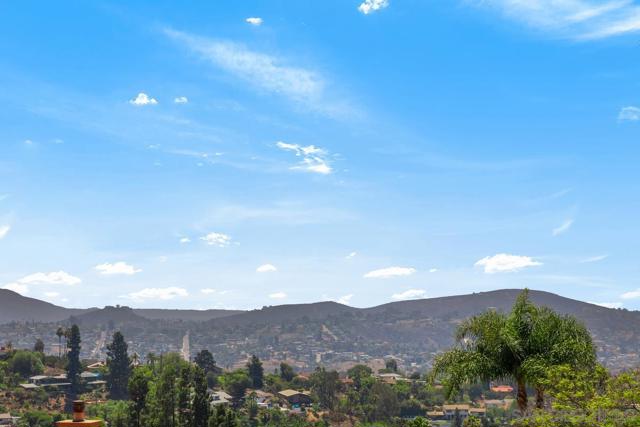 4753 Gabriel Way, La Mesa CA: https://media.crmls.org/mediaz/bcd751ea-50ed-40d8-a2ad-38addc4e4de0.jpg