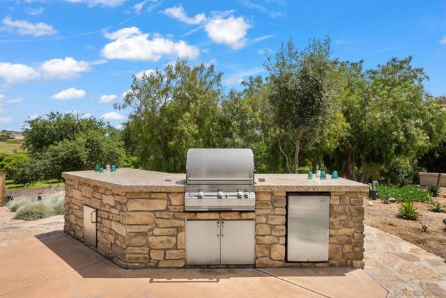 Image 40 of 52 For 332 Lemonwood Dr