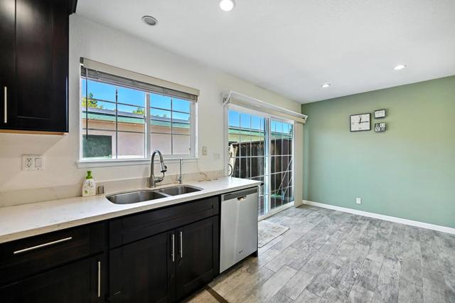 4423 Corto Monterey, Union City CA: https://media.crmls.org/mediaz/bcd80d24-29f2-484a-938f-864c7c1b9db7.jpg
