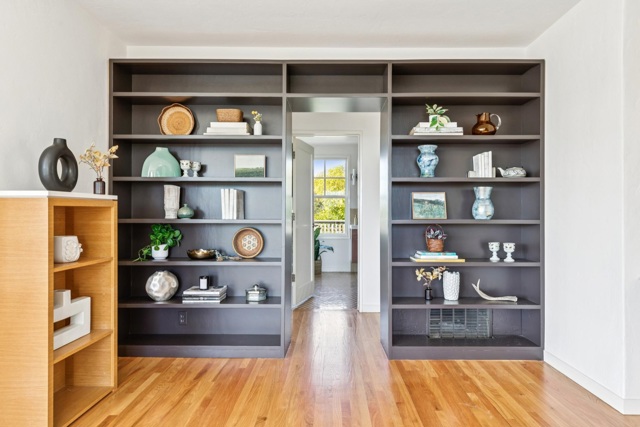 28 Marina Court Dr, San Rafael CA: https://media.crmls.org/mediaz/bcd81240-1271-41da-886e-d649a9da78a3.jpg