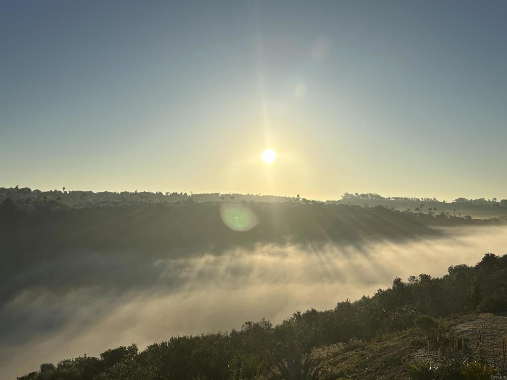 https://media.crmls.org/mediaz/bcd856fe-0f29-484b-8569-fc678d4f5375.jpg?preset=X-Large