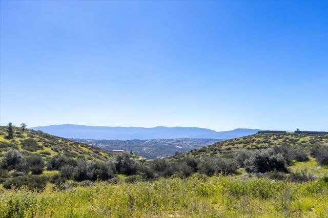 40707 Intrepid Rd, Hemet CA: https://media.crmls.org/mediaz/bcd8ecb7-c5d5-42cb-b5ea-8eee903cdb02.jpg