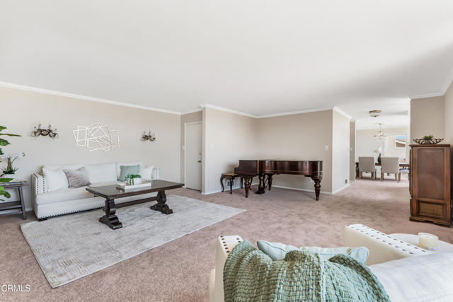 47 Grandview Circle, Camarillo CA: https://media.crmls.org/mediaz/bcd9d10f-e5ad-43a8-904a-8beee801814d.jpg