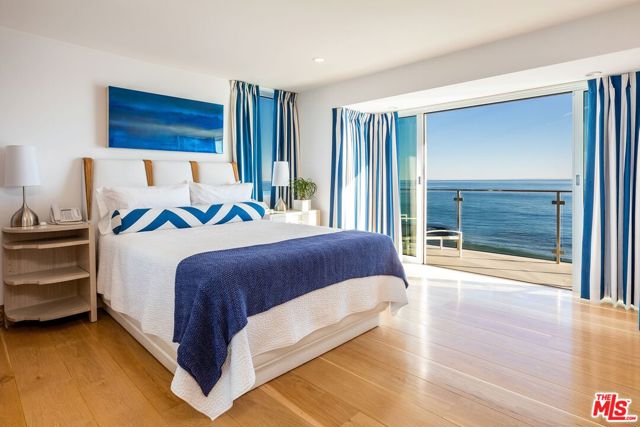 24380 Malibu Road, Malibu CA: https://media.crmls.org/mediaz/bcdbb1f0-9db2-450e-b6c0-edccc33650ab.jpg