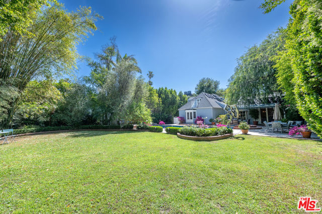 4722 Noeline Avenue, Encino CA: https://media.crmls.org/mediaz/bcdbecb8-b92b-42a6-8978-bbef9d9c891a.jpg