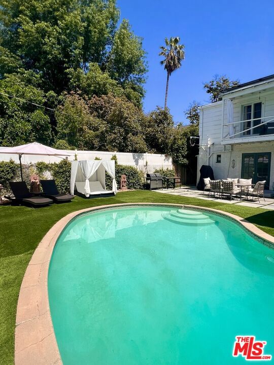 219 Winchester Avenue, Glendale CA: https://media.crmls.org/mediaz/bcdc08db-dff8-47ca-a1da-12494e4a80c6.jpg