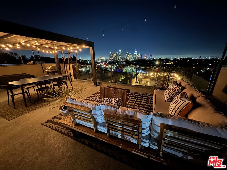 1403 W Galvez Drive