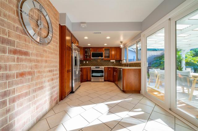 Image 13 of 47 For 3876 Mount Albertine Avenue