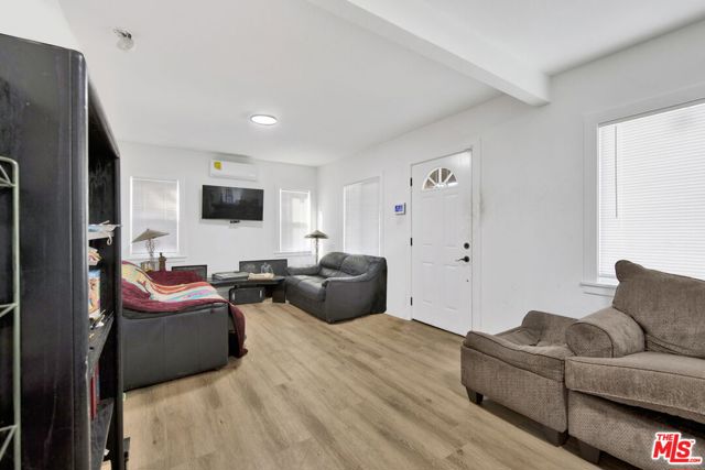 4124 W 64th Street, Inglewood CA: https://media.crmls.org/mediaz/bcdda477-7909-4631-a9c2-6d78da6b2581.jpg