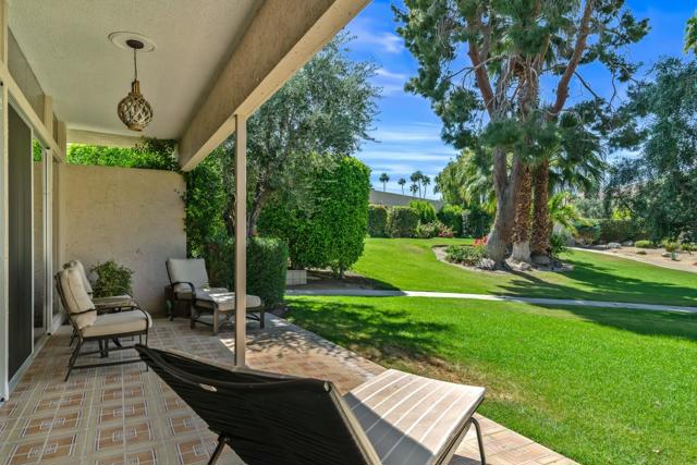 72205 El Paseo, Palm Desert CA: https://media.crmls.org/mediaz/bcdea287-b30b-4253-83e6-0739783ce172.jpg