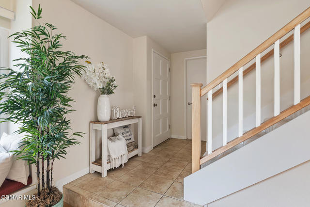 1617 Beagle Court, Ventura CA: https://media.crmls.org/mediaz/bcdecea8-67a4-4ece-b81f-e87dc42f7afb.jpg