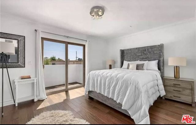 1621 Barry Avenue, Los Angeles CA: https://media.crmls.org/mediaz/bcded68c-4e4b-4755-beb0-979e14c388c3.jpg