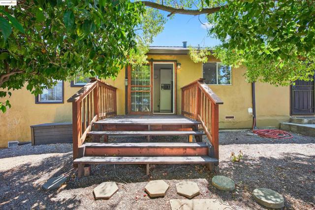 41 Corte Dorado Ct., Benicia CA: https://media.crmls.org/mediaz/bcdf865e-adfd-4827-beb8-d969919c6cfd.jpg