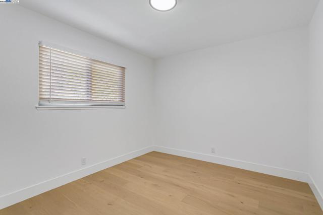 6976 Allegheny Dr, Dublin CA: https://media.crmls.org/mediaz/bcdfbf5a-bfee-433b-b4a0-188996741424.jpg